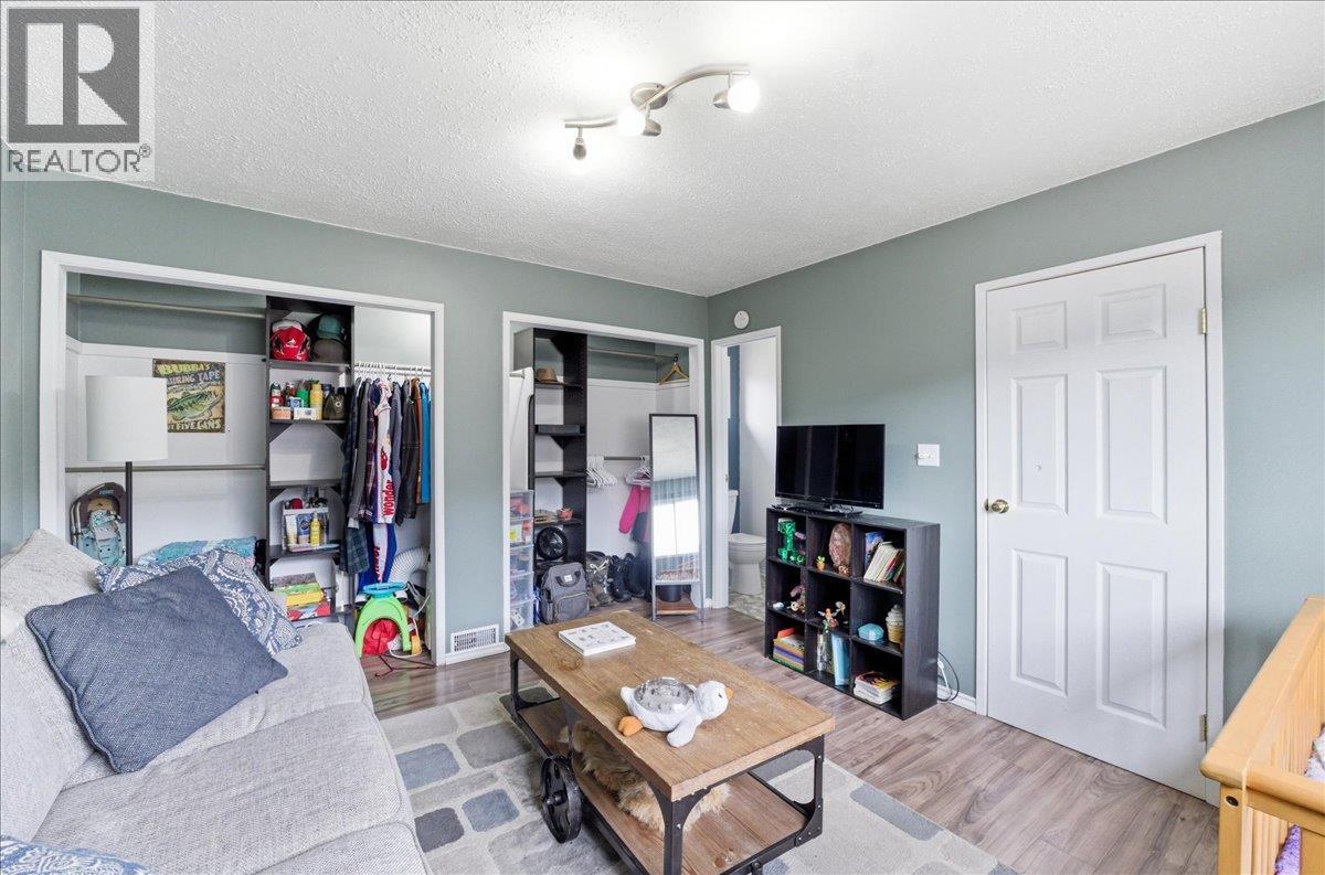 258 2ND Avenue, Trail