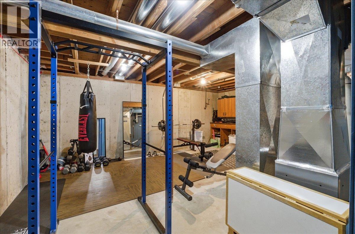 258 2ND Avenue, Trail