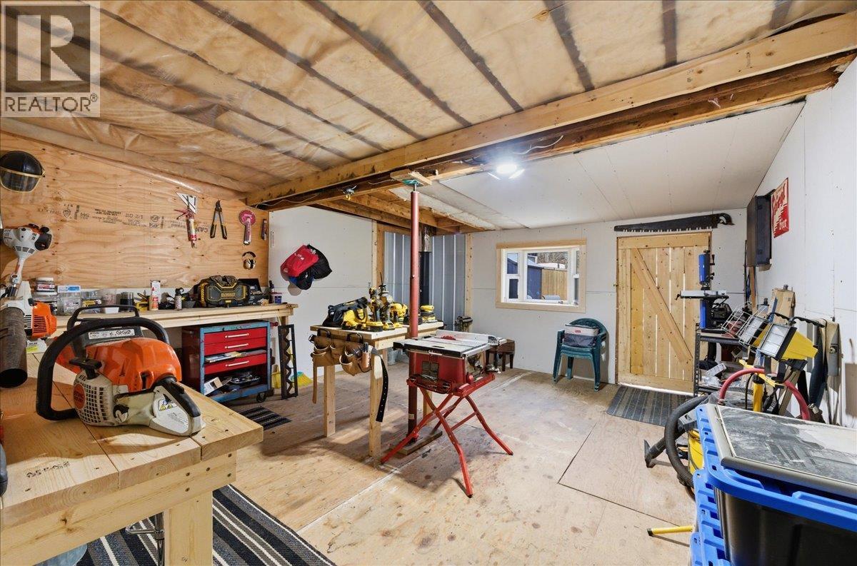 258 2ND Avenue, Trail