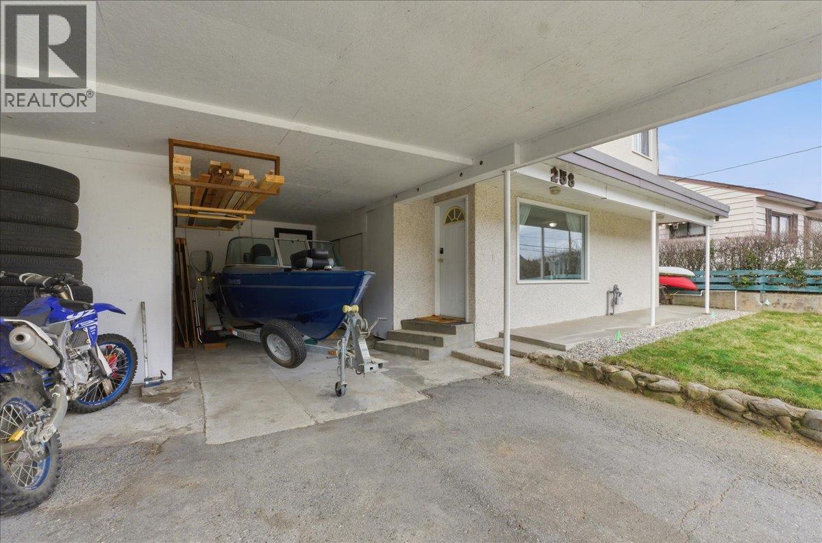 258 2ND Avenue, Trail