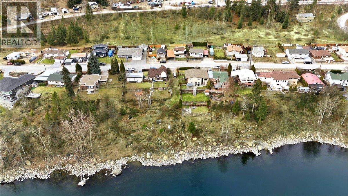 258 2ND Avenue, Trail