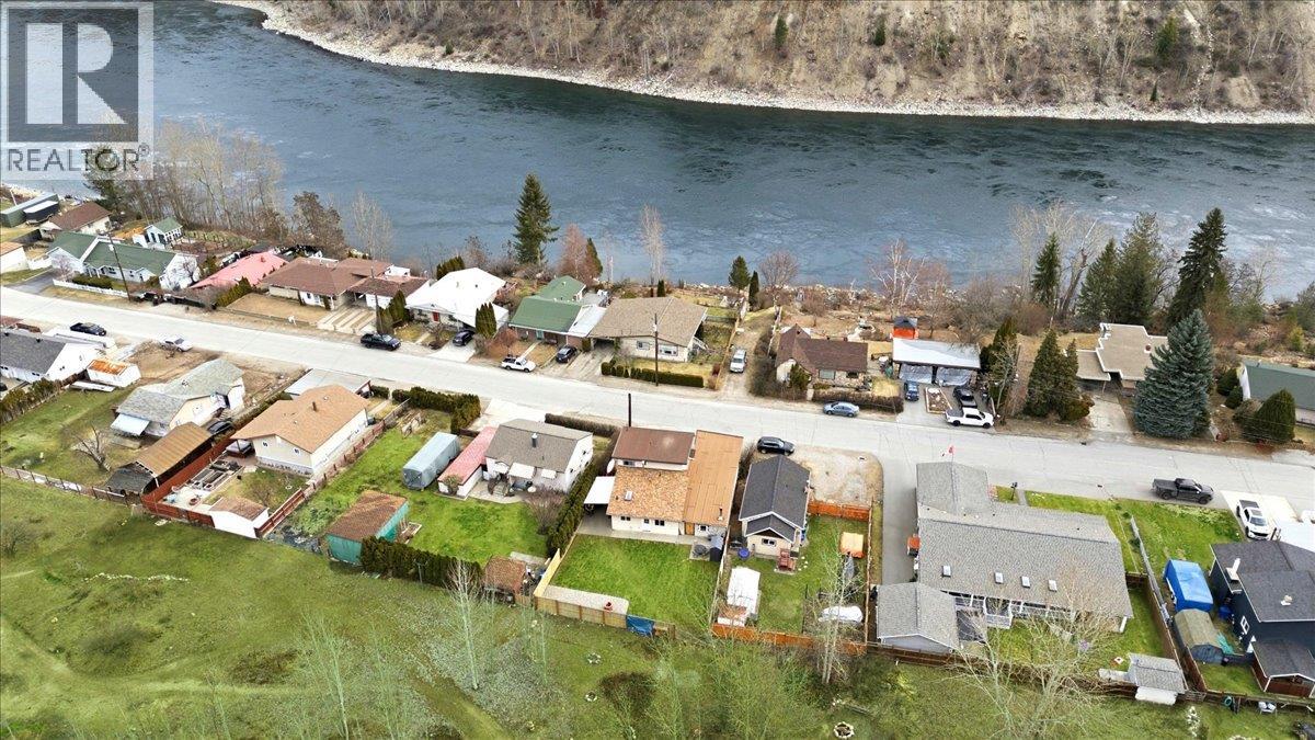 258 2ND Avenue, Trail