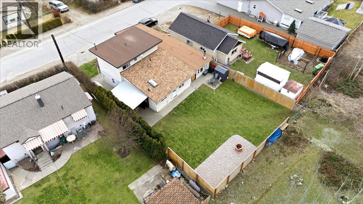 258 2ND Avenue, Trail