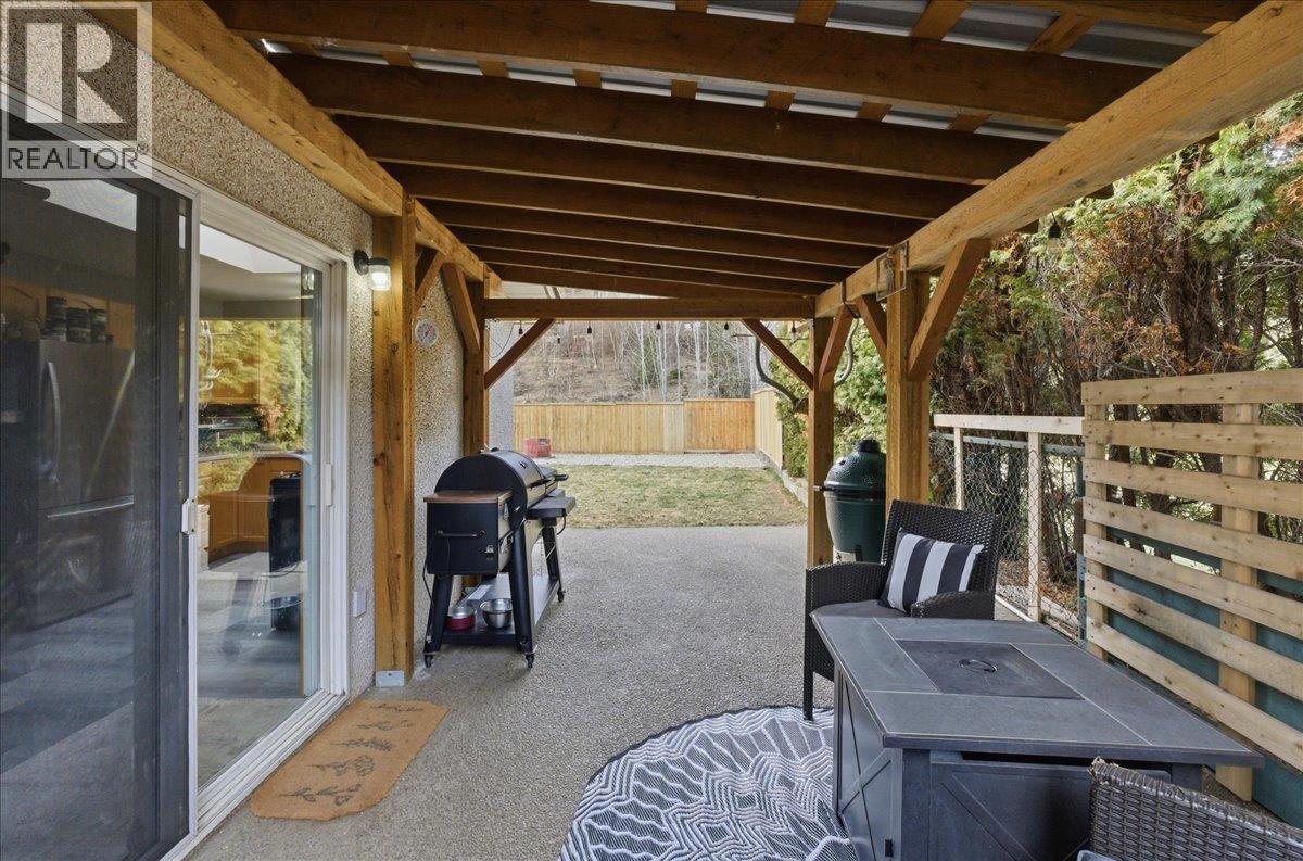 258 2ND Avenue, Trail