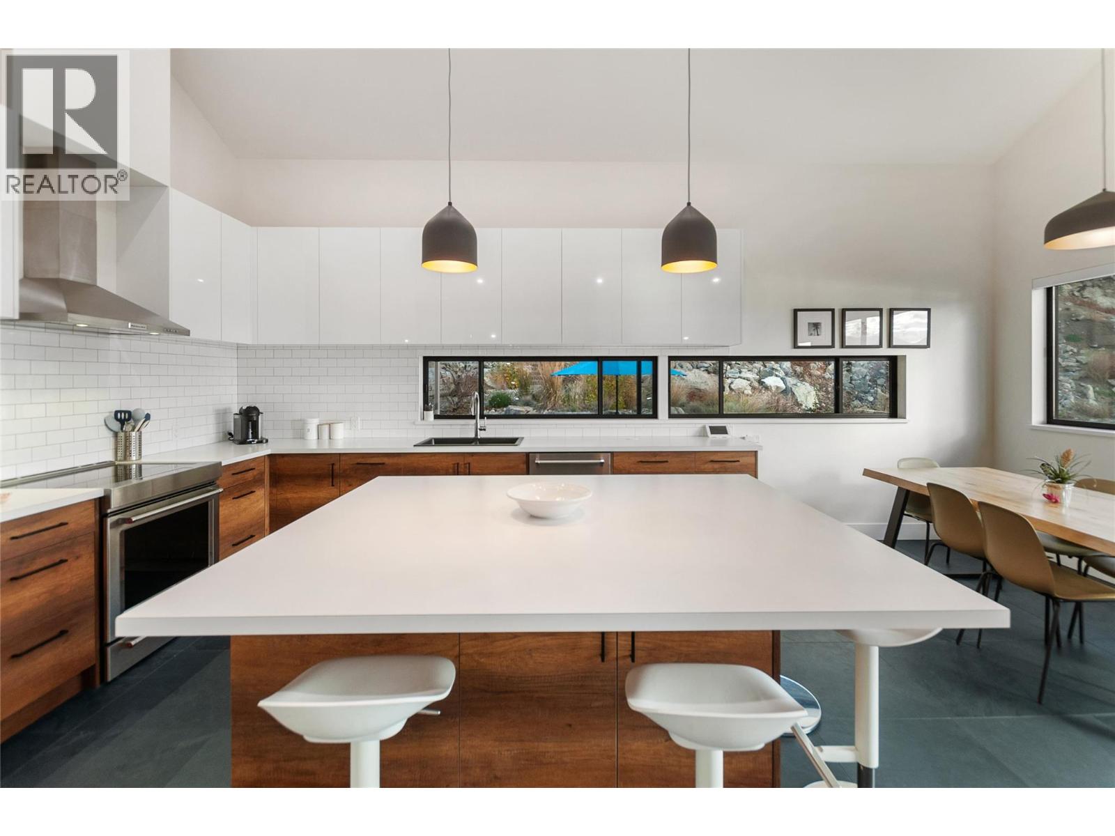 2710 WORKMAN Place, Naramata