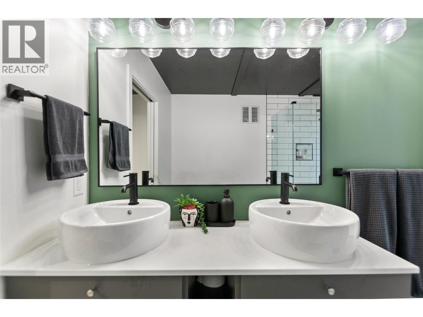 2710 WORKMAN Place, Naramata