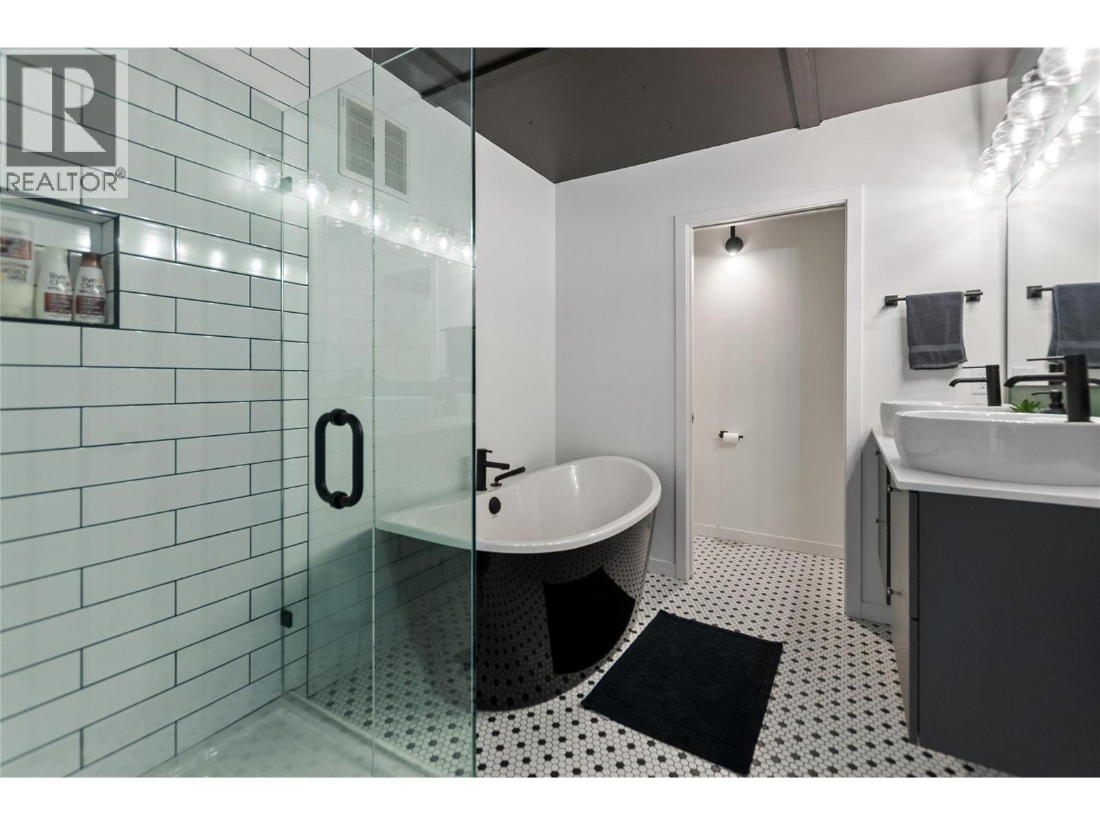 2710 WORKMAN Place, Naramata