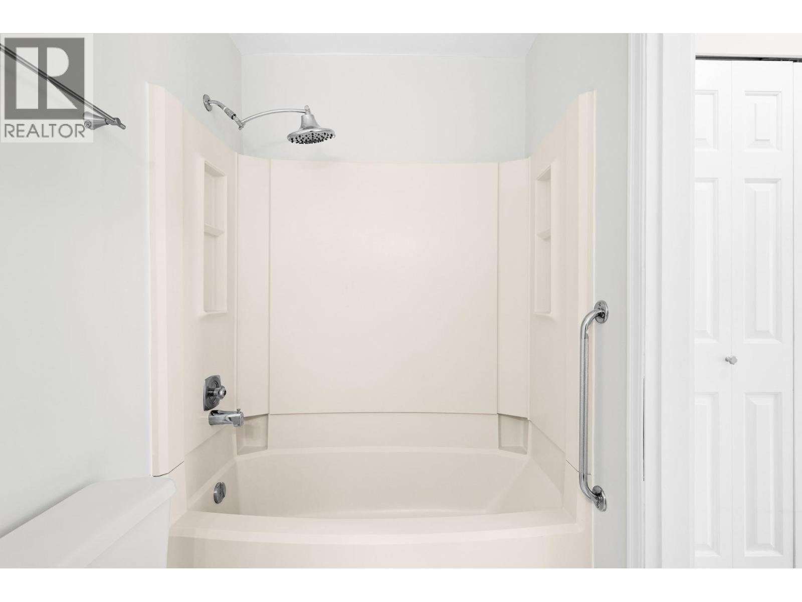 1490B Gordon Drive Unit# 304, Kelowna