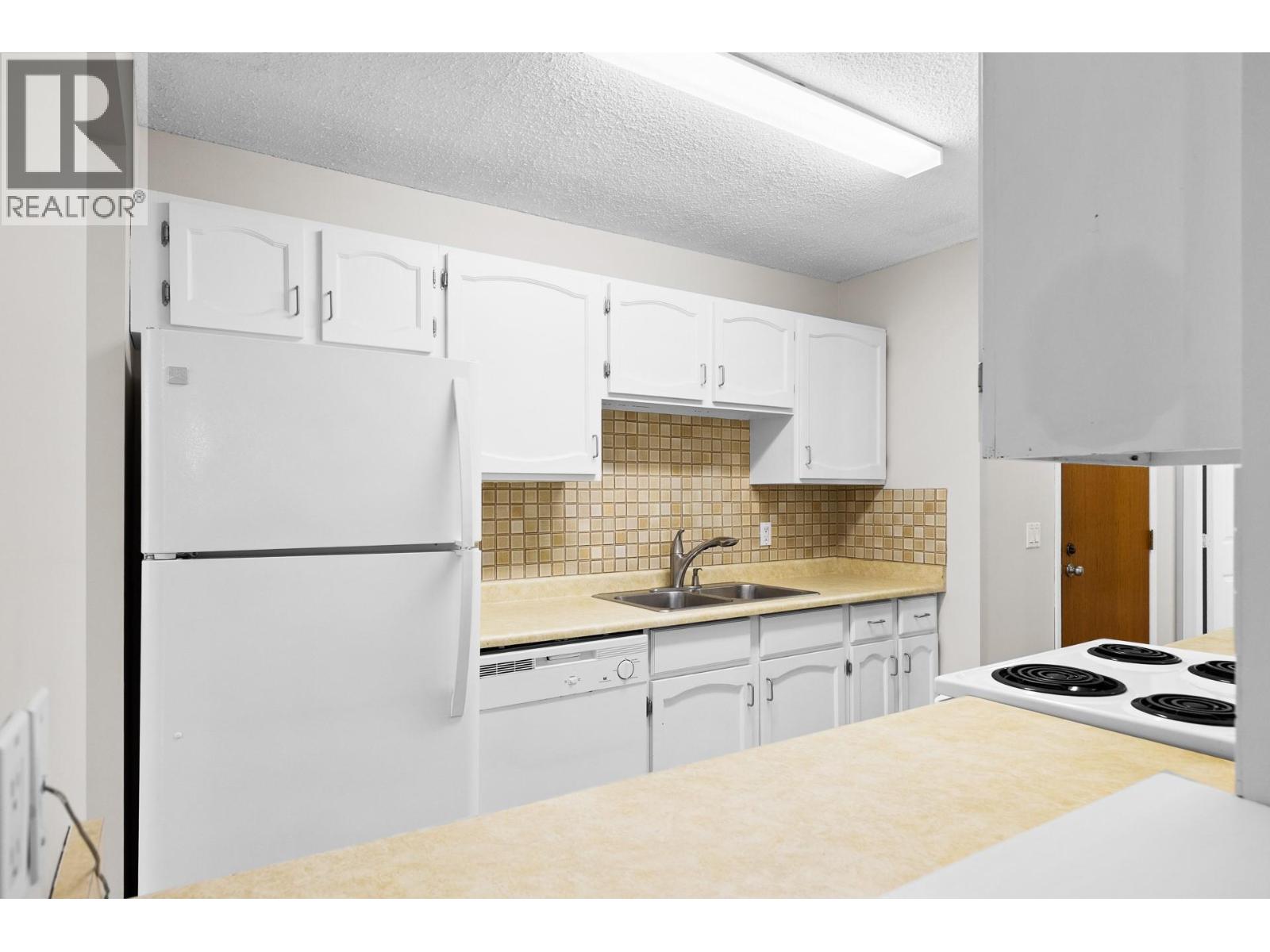 1490B Gordon Drive Unit# 304, Kelowna