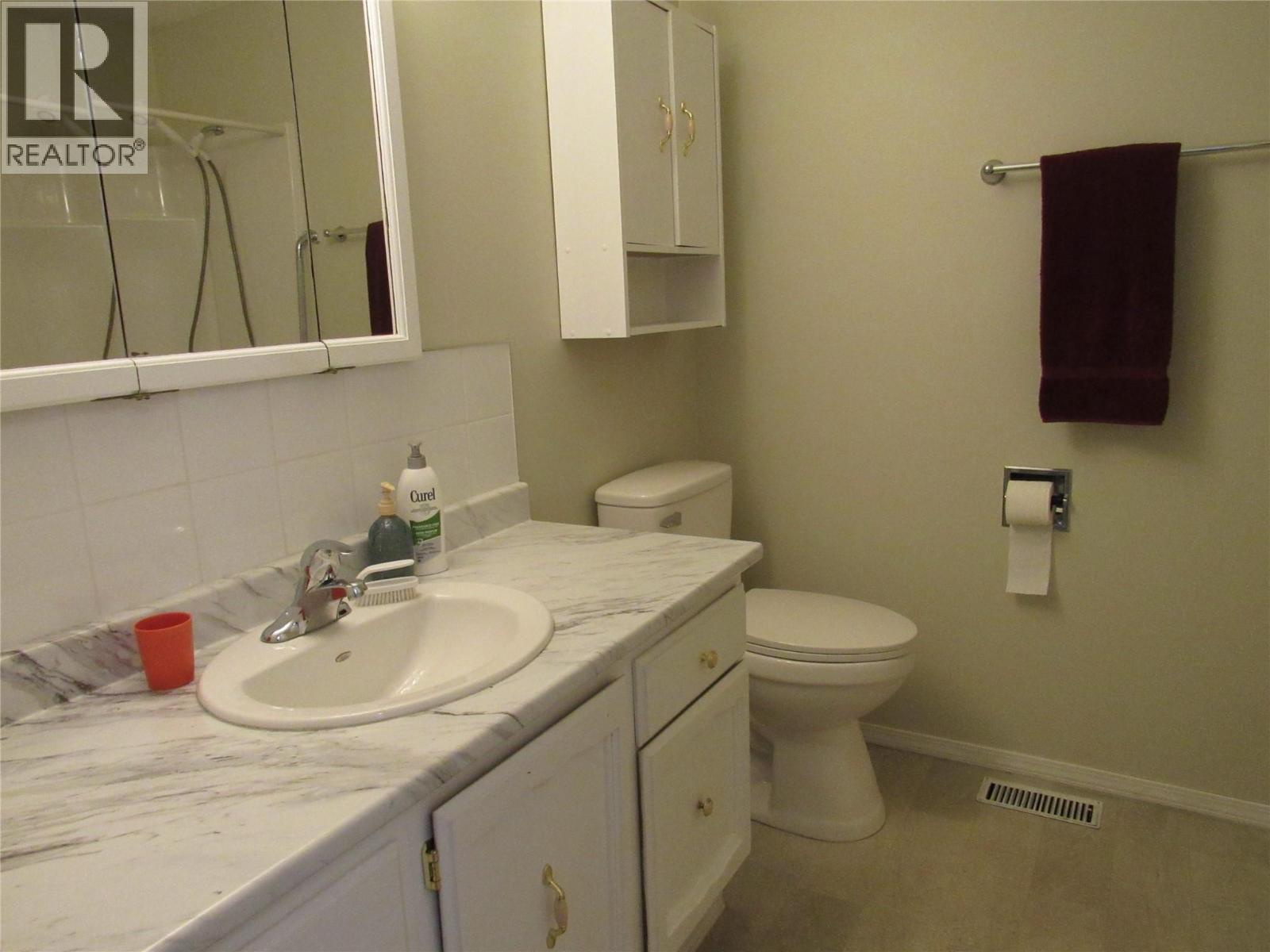 519 10th Avenue, Castlegar