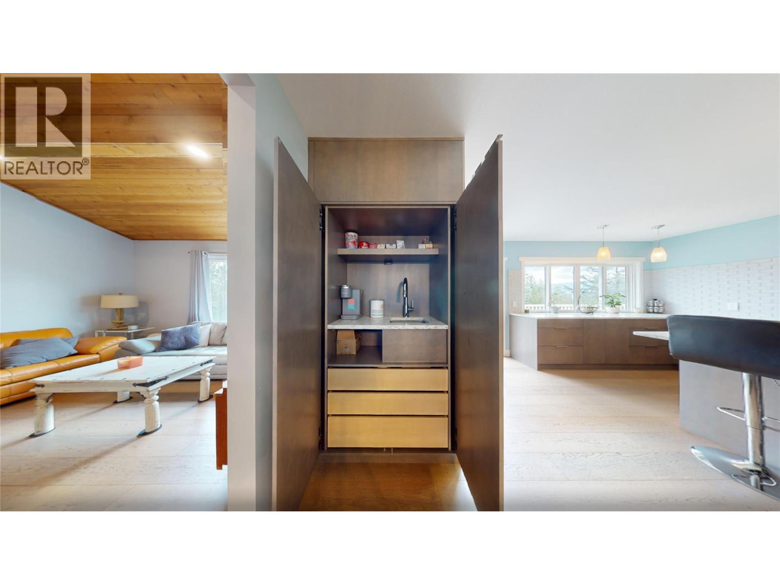 1572 Parkinson Road, West Kelowna