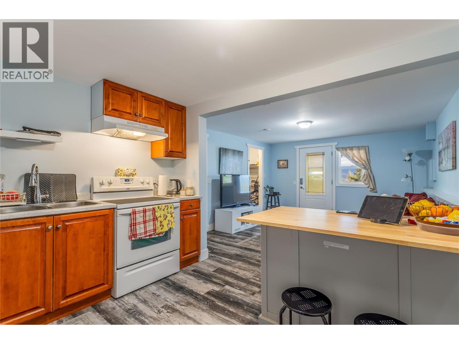 1572 Parkinson Road, West Kelowna