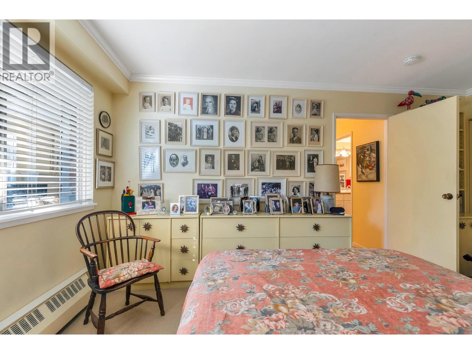 208 235 KEITH ROAD, West Vancouver