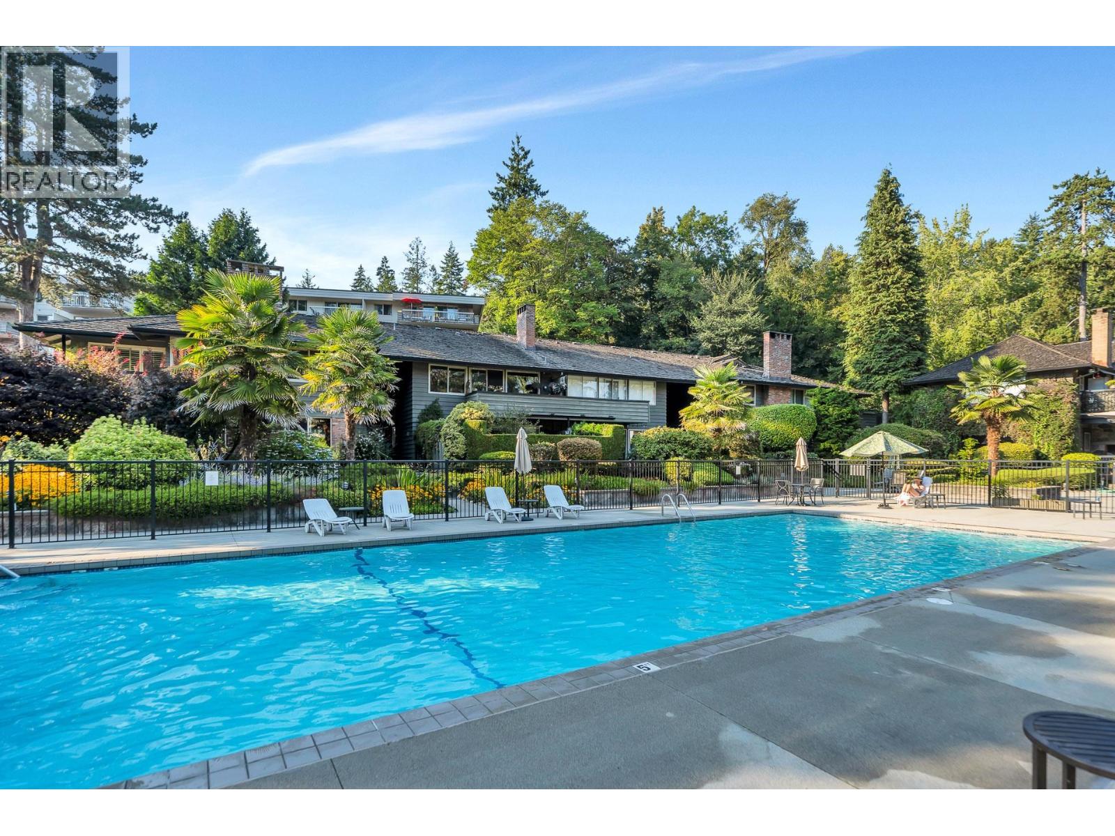 208 235 KEITH ROAD, West Vancouver