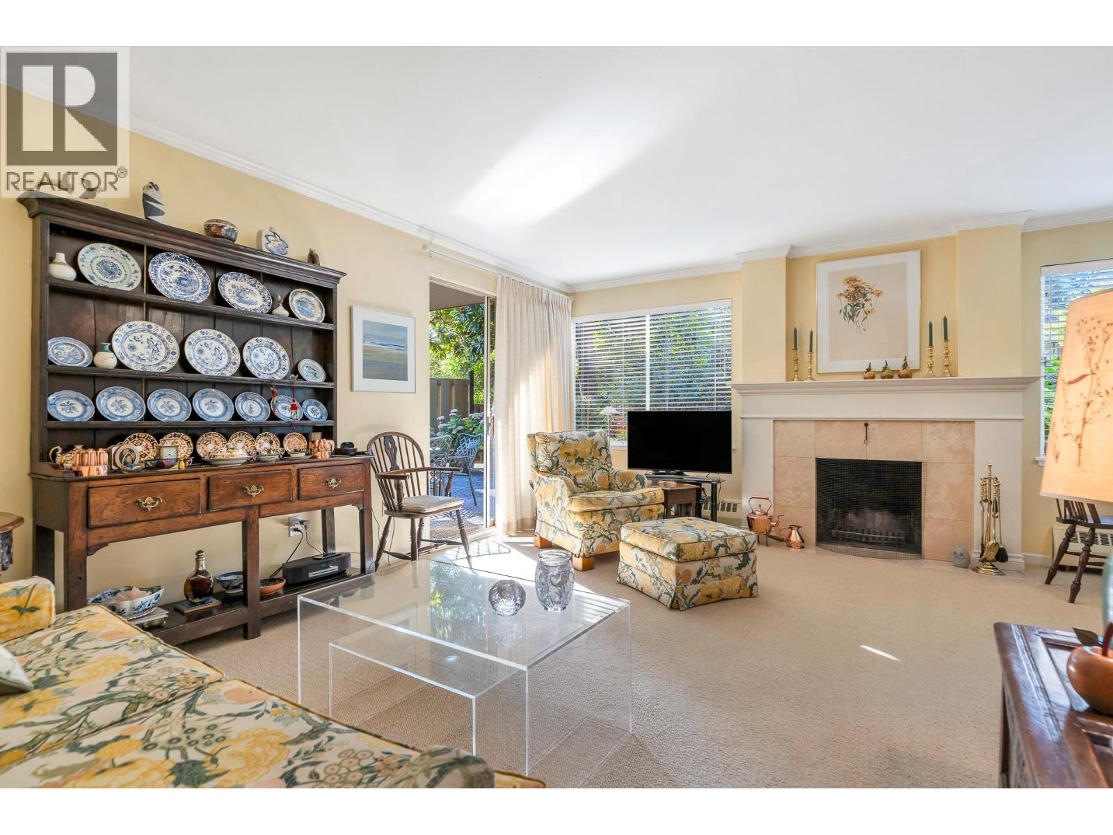 208 235 KEITH ROAD, West Vancouver