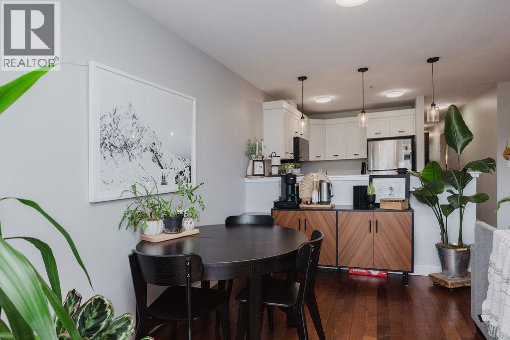 105 414 GOWER POINT ROAD, Gibsons