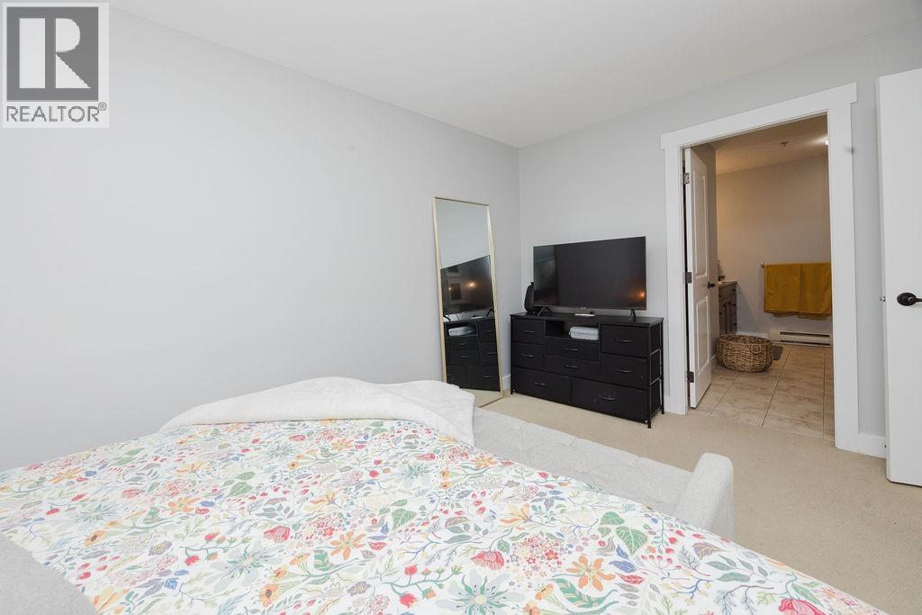 105 414 GOWER POINT ROAD, Gibsons