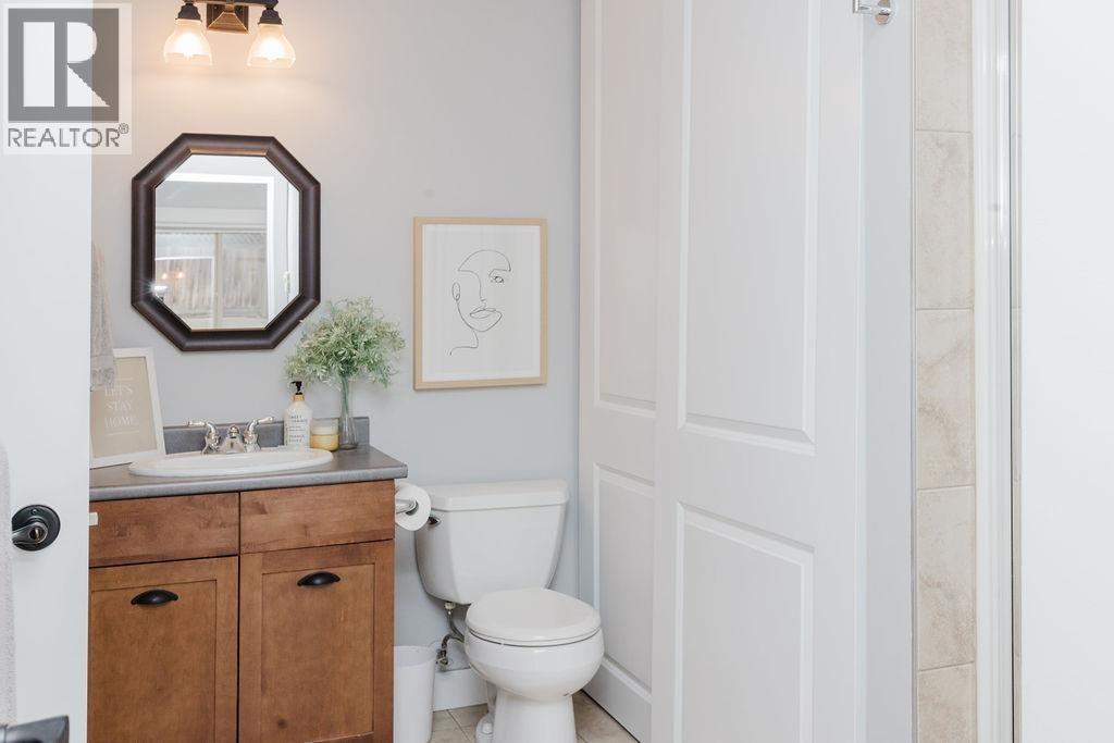 105 414 GOWER POINT ROAD, Gibsons