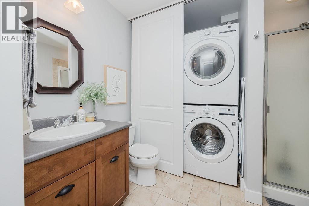 105 414 GOWER POINT ROAD, Gibsons