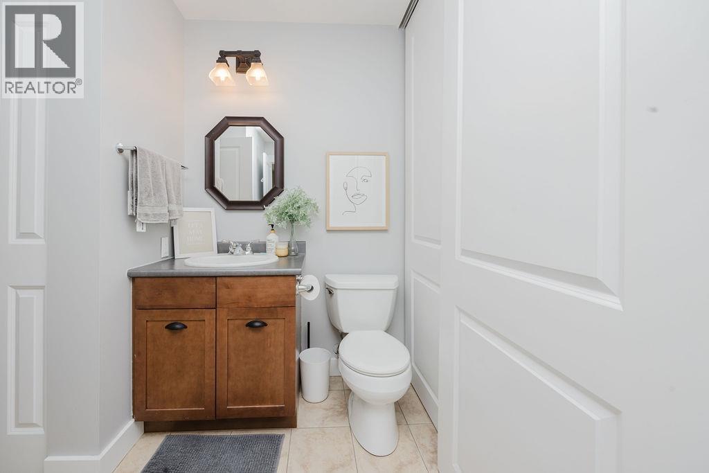 105 414 GOWER POINT ROAD, Gibsons