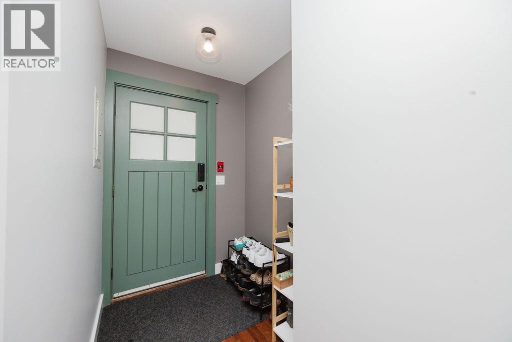 105 414 GOWER POINT ROAD, Gibsons