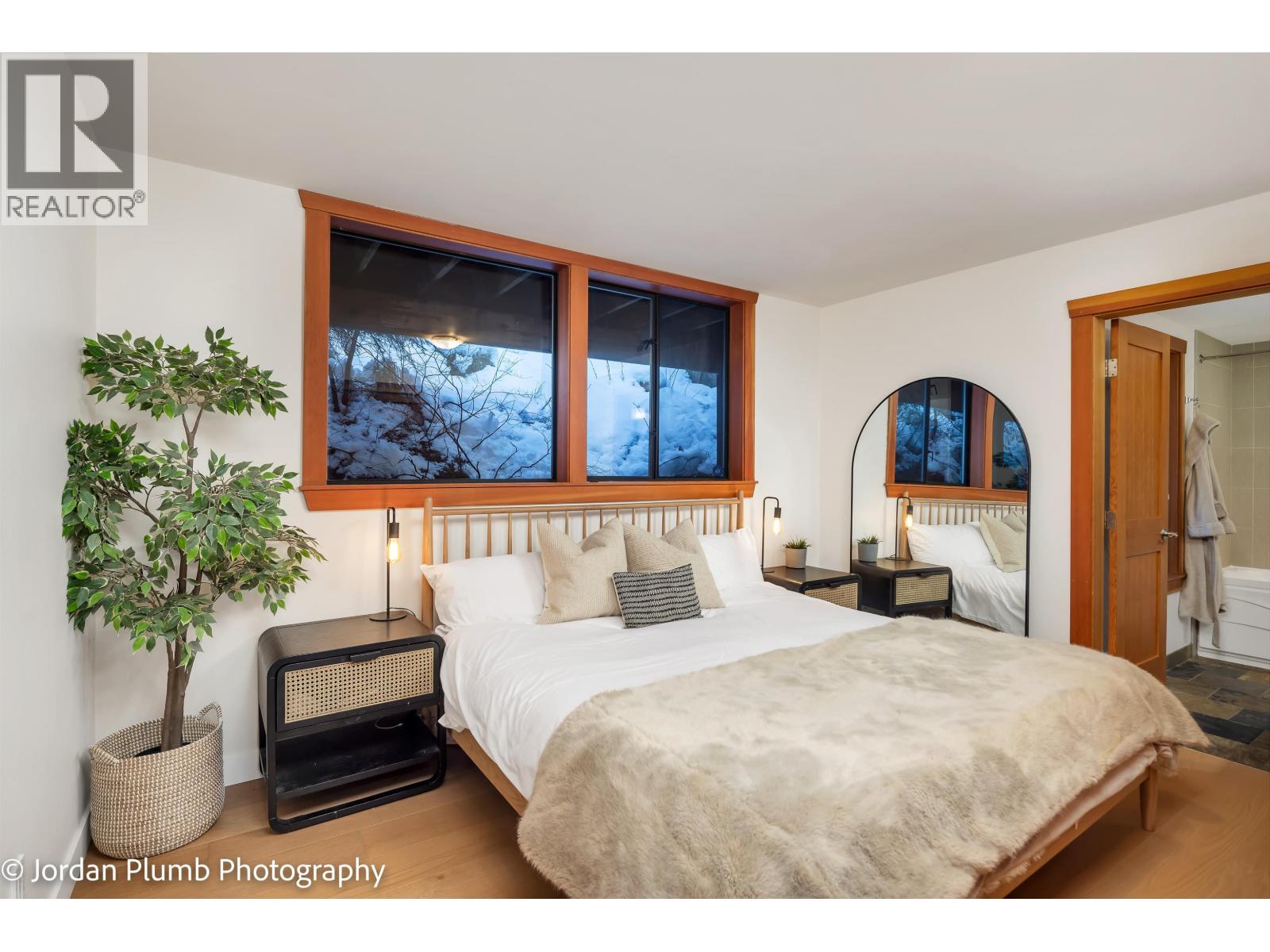 2286 BRANDYWINE WAY, Whistler