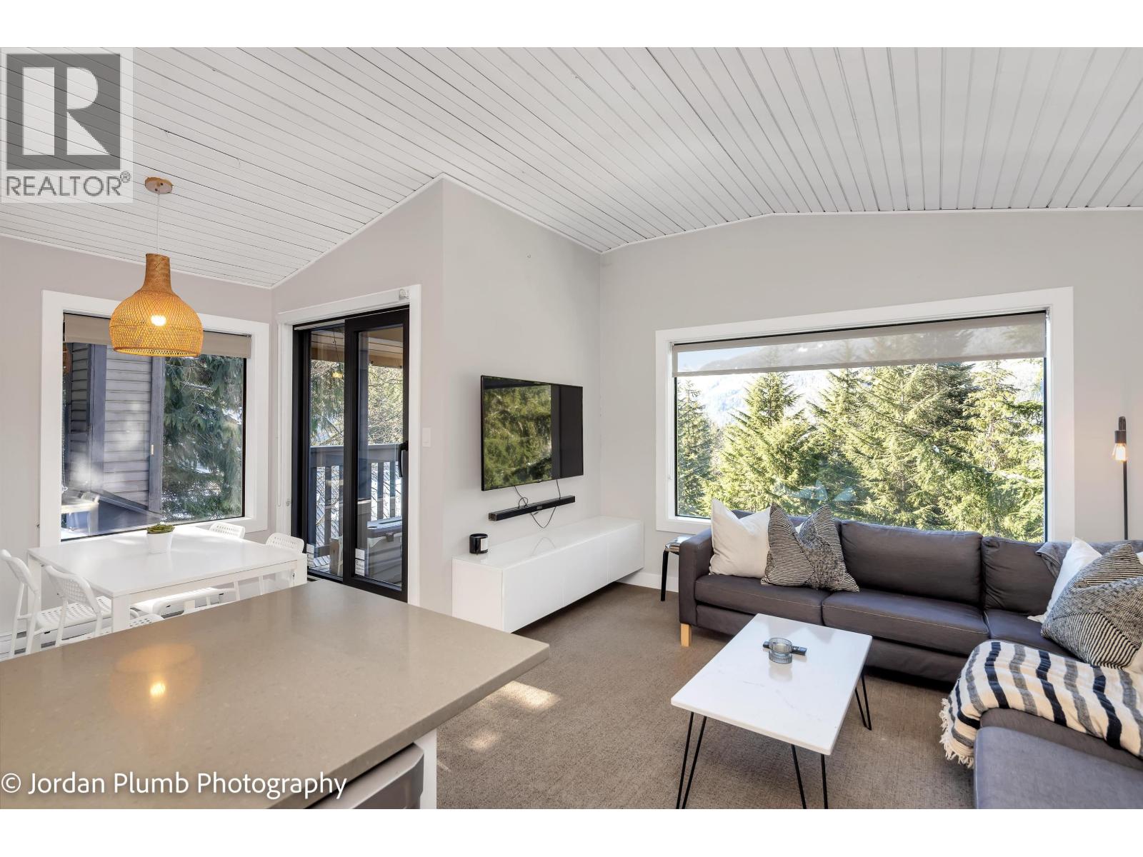 2286 BRANDYWINE WAY, Whistler