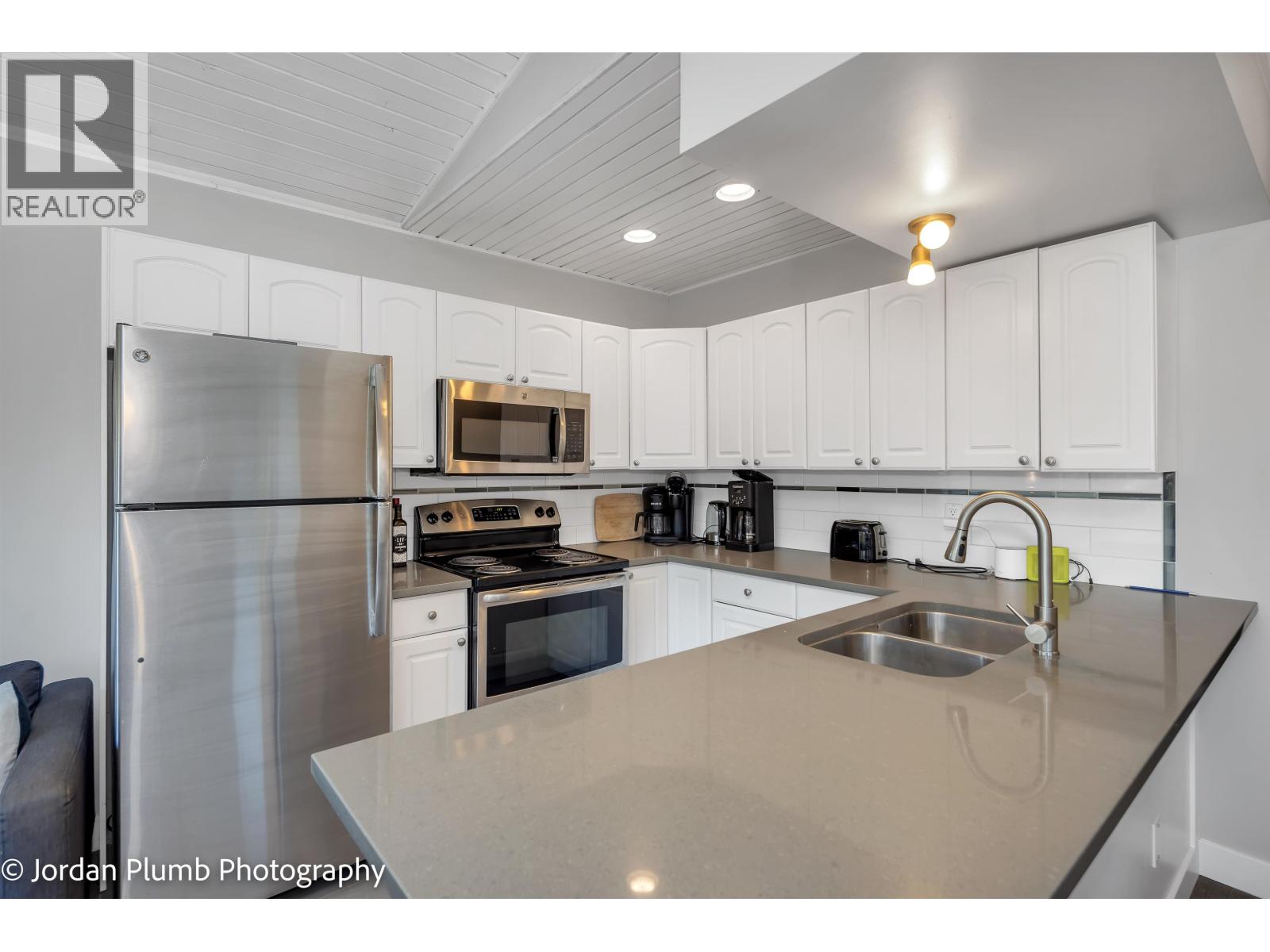 2286 BRANDYWINE WAY, Whistler