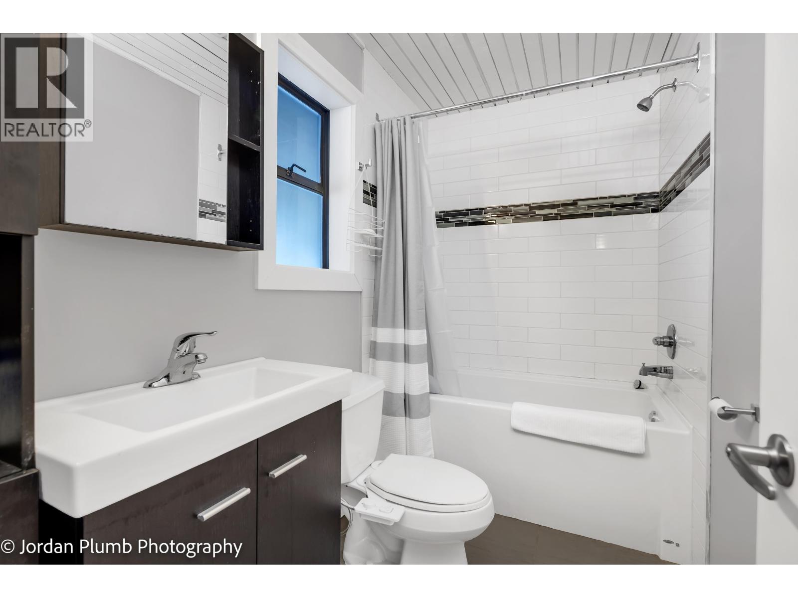 2286 BRANDYWINE WAY, Whistler