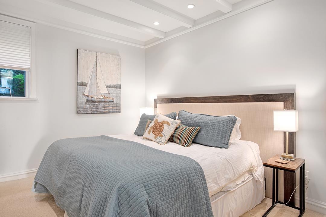 14553 SUNSET DRIVE, White Rock