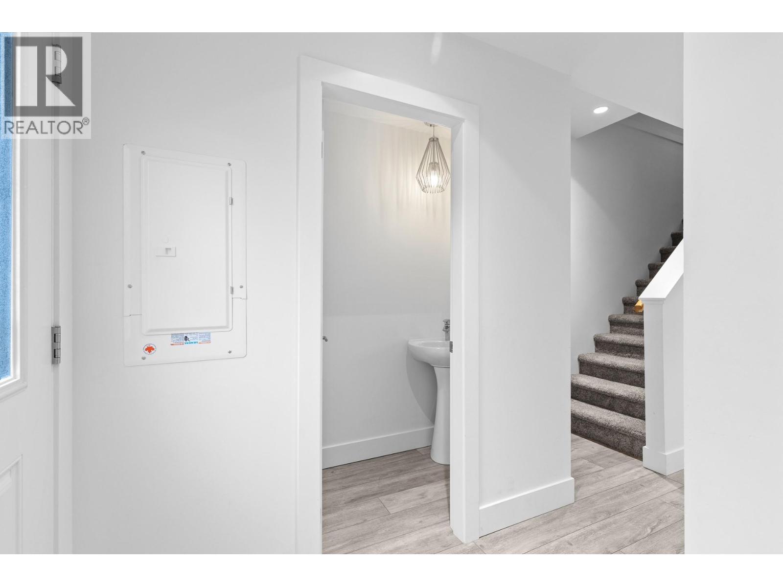 727 Cadder Avenue, Kelowna