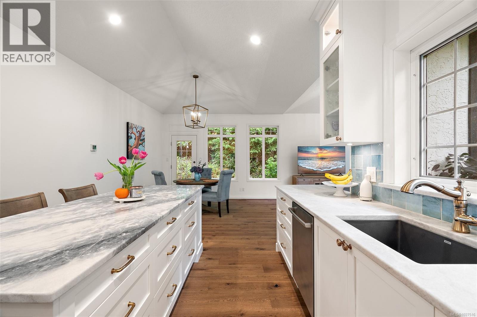 11327 Nitinat Rd, North Saanich