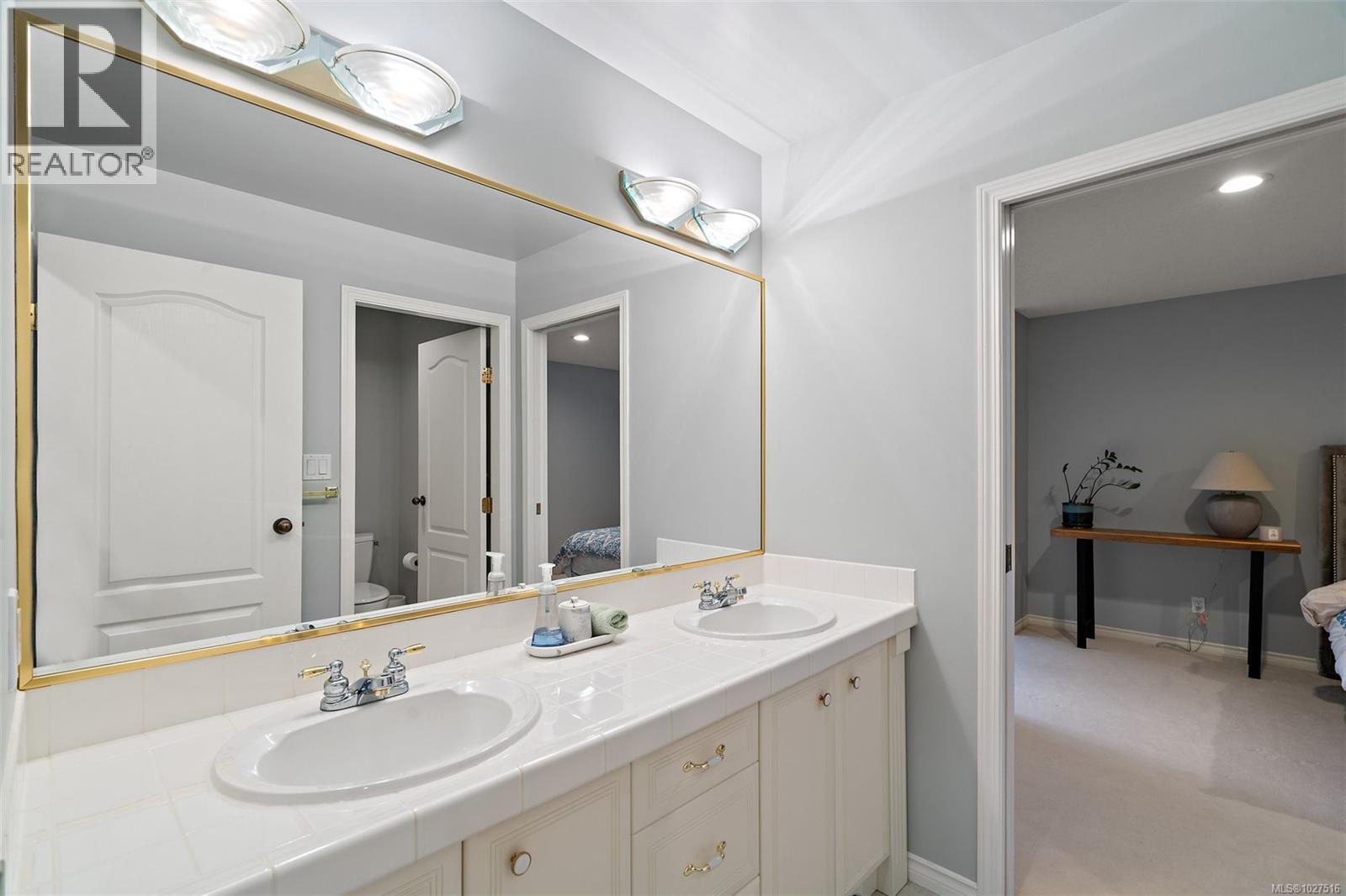 11327 Nitinat Rd, North Saanich