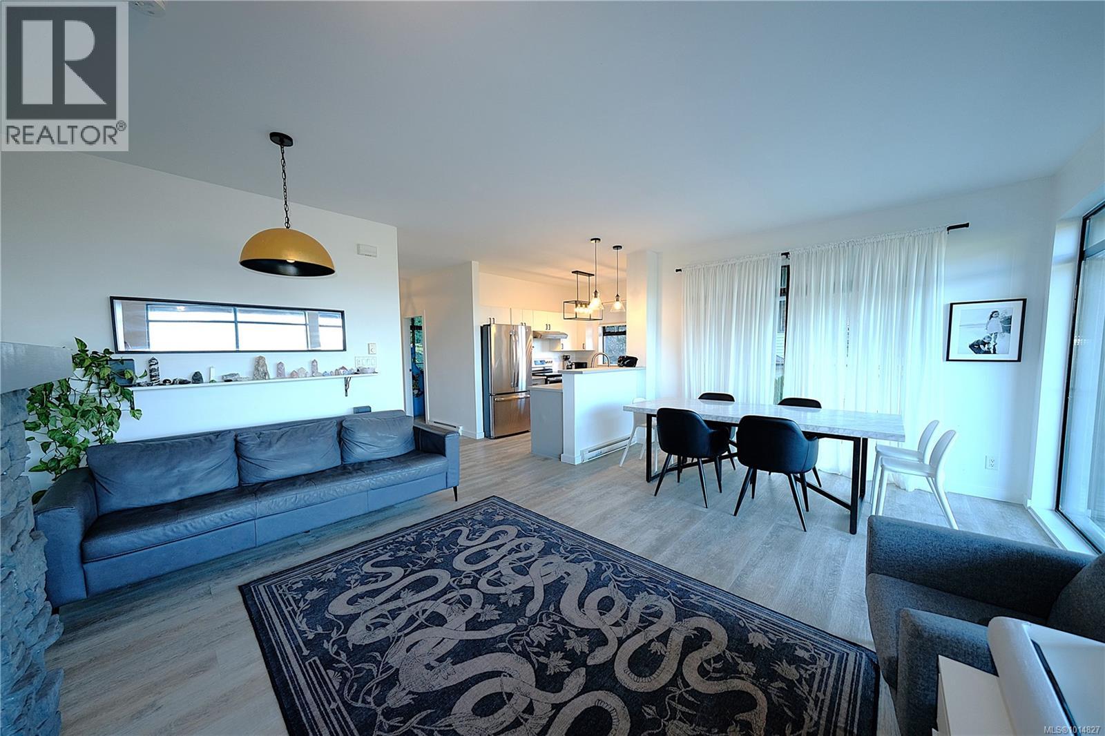 204 591 Pfeiffer Cres, Tofino