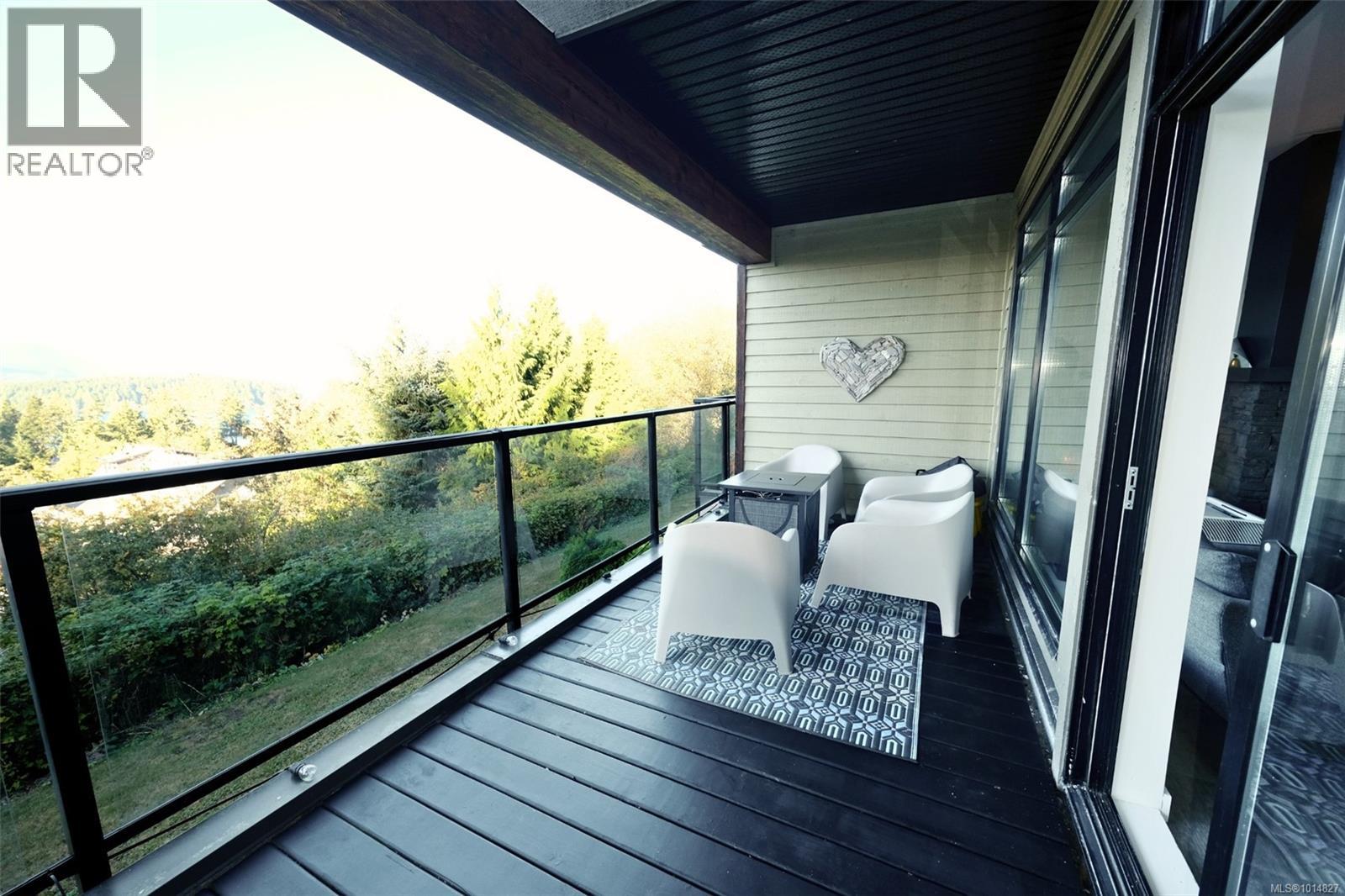 204 591 Pfeiffer Cres, Tofino