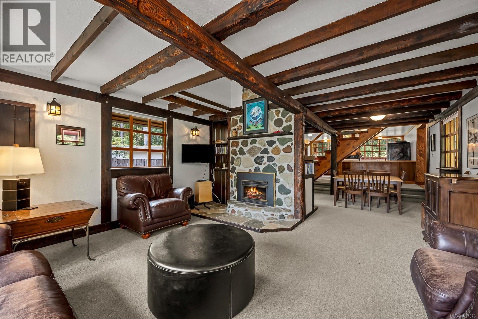 6300 ANDERSON DR - 6