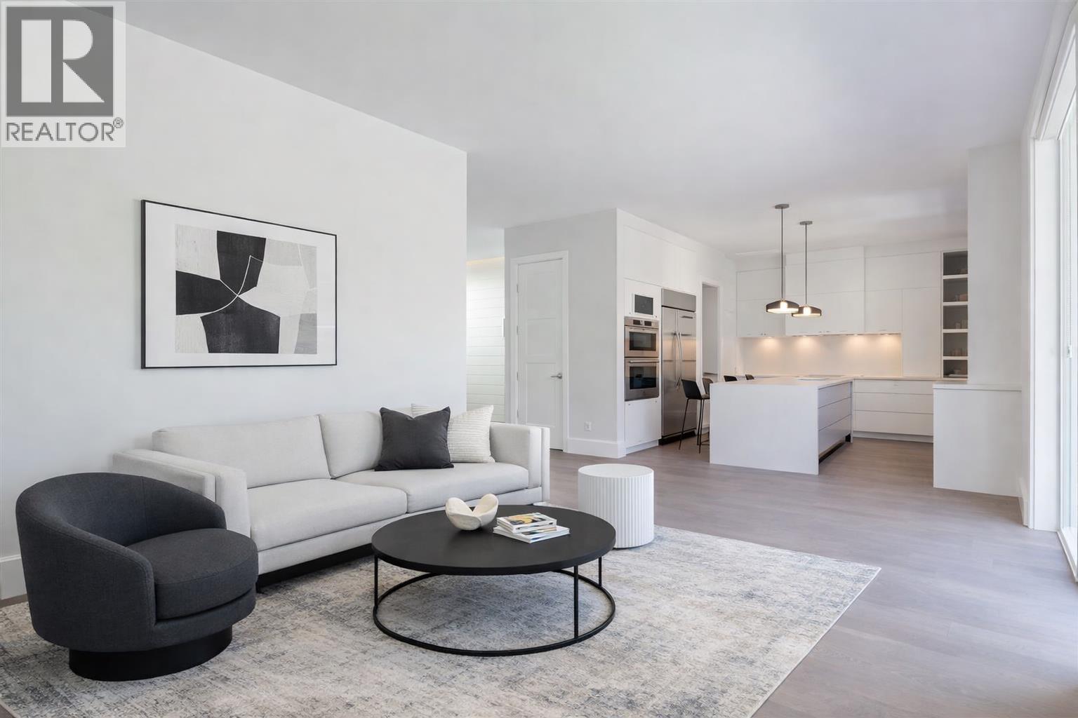 356 W 28TH STREET, North Vancouver