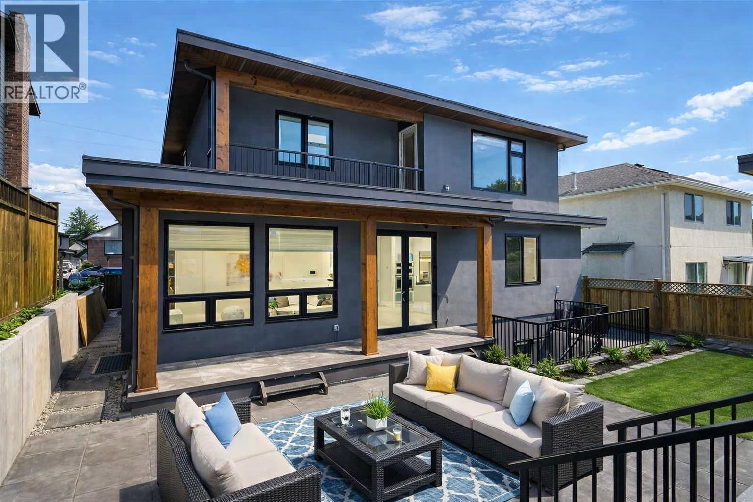 356 W 28TH STREET, North Vancouver