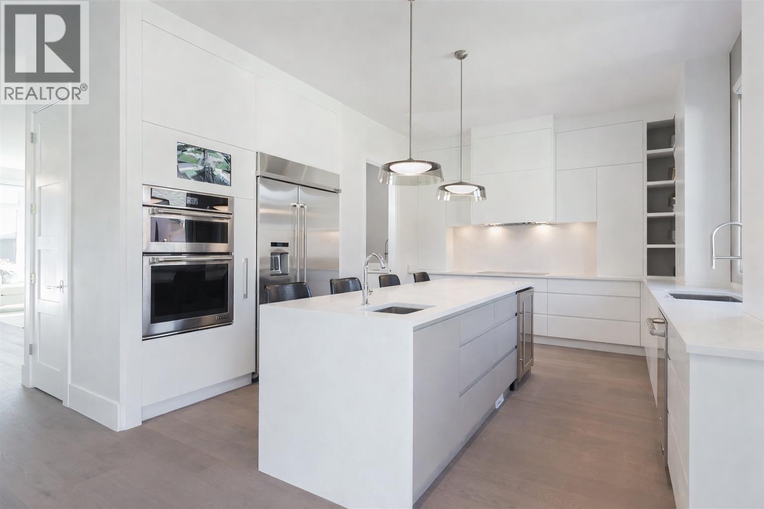 356 W 28TH STREET - Photo 4 of 12, North Vancouver, British Columbia