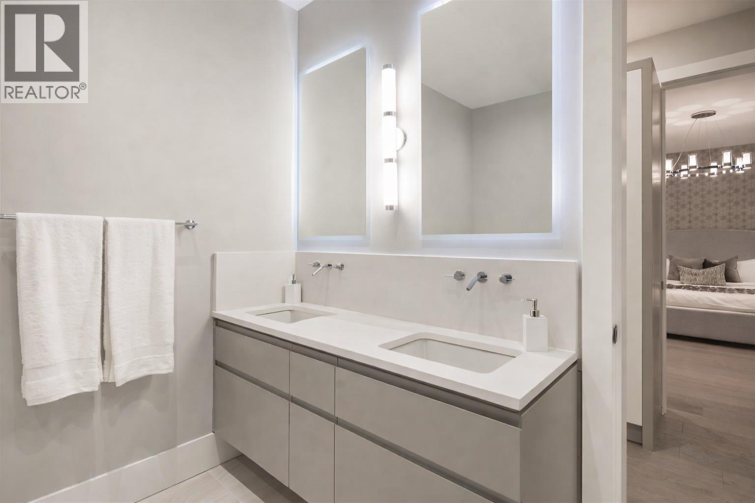 356 W 28TH STREET, North Vancouver