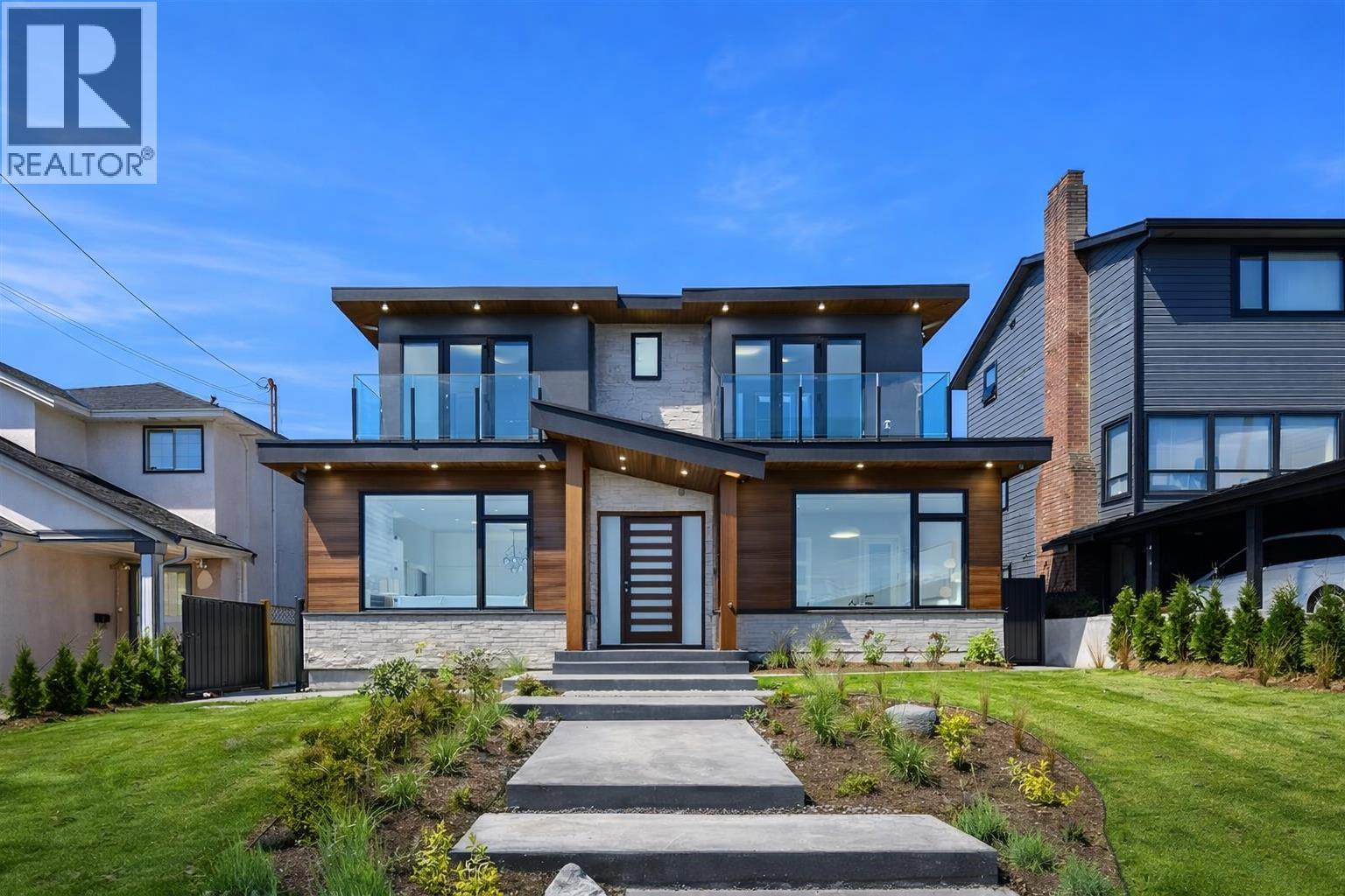 356 West 28TH Street