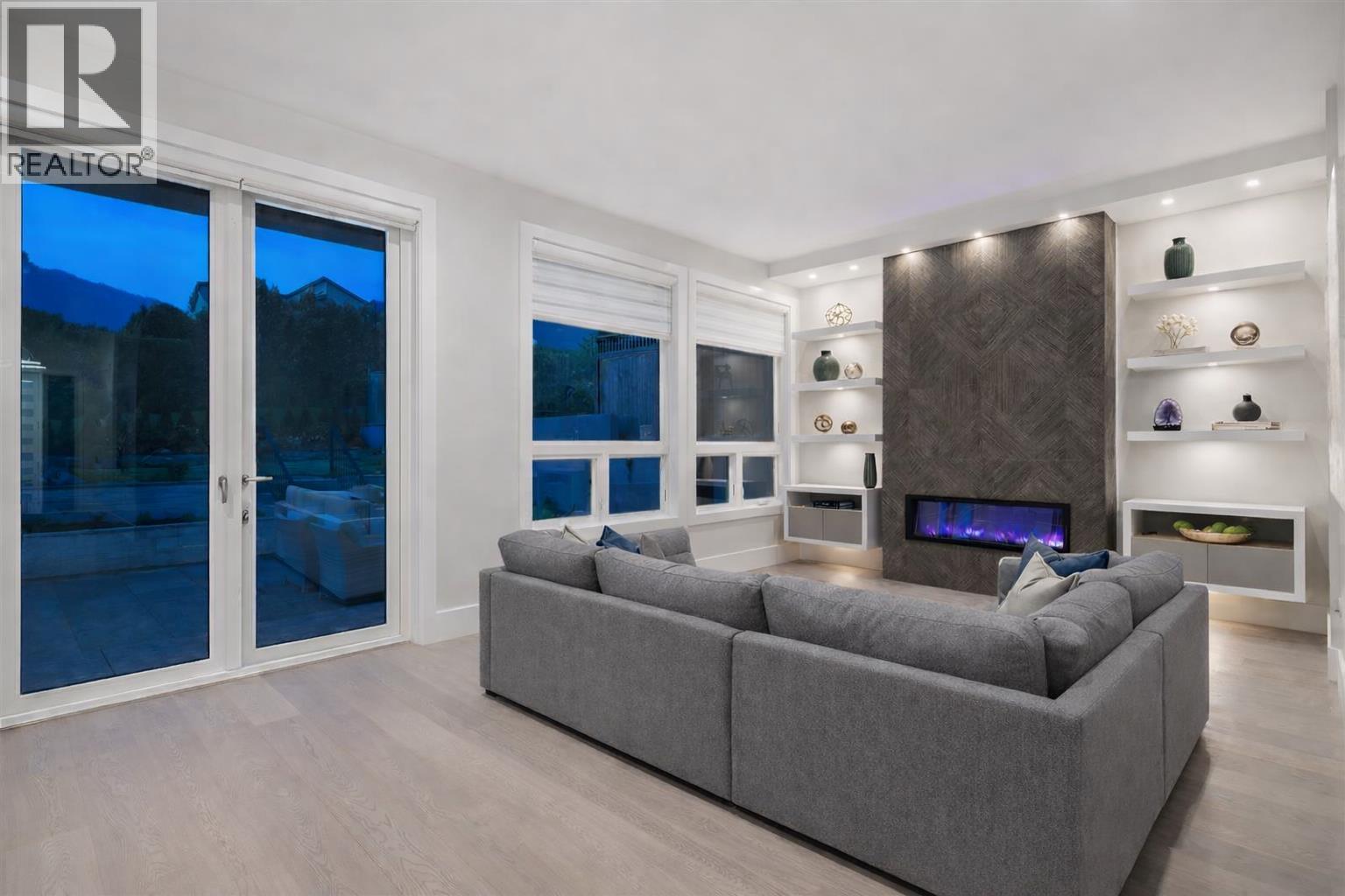 356 W 28TH STREET - Photo 5 of 12, North Vancouver, British Columbia