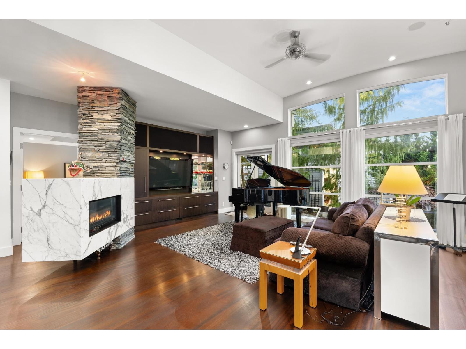 15461 18TH AVENUE, Surrey