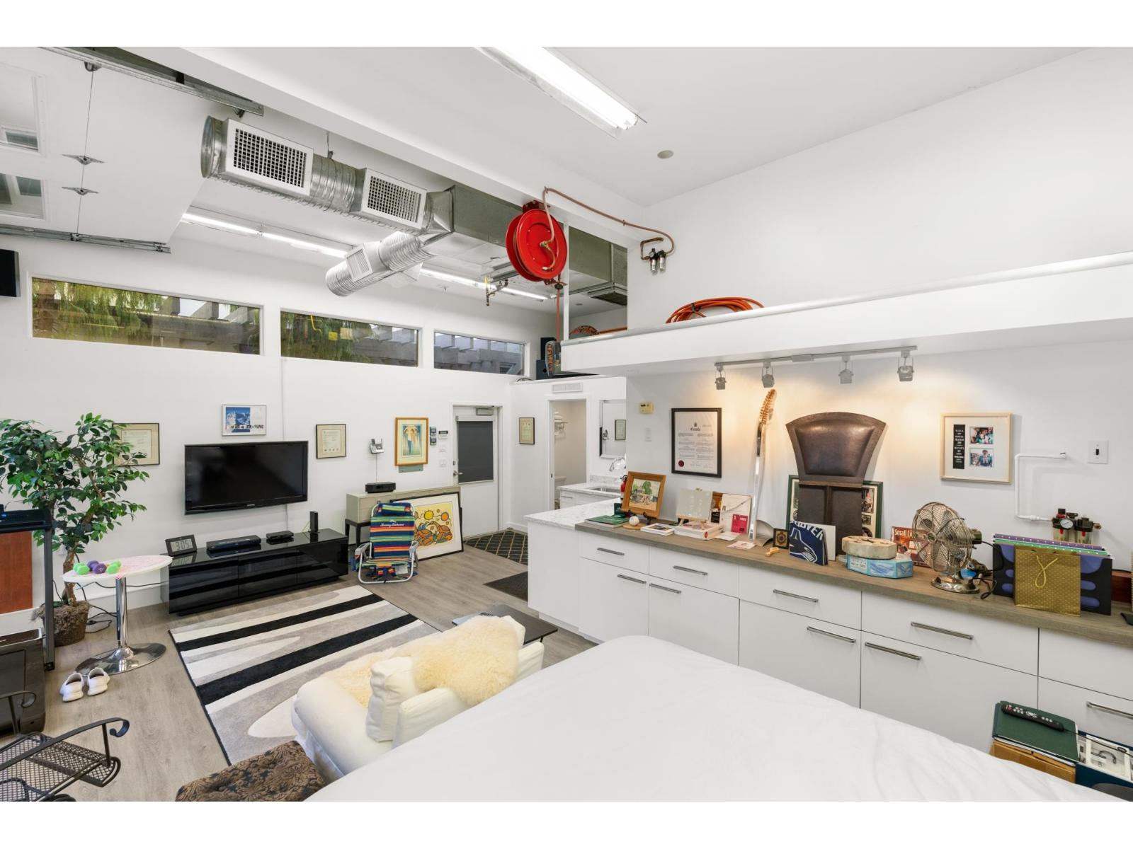 15461 18TH AVENUE, Surrey