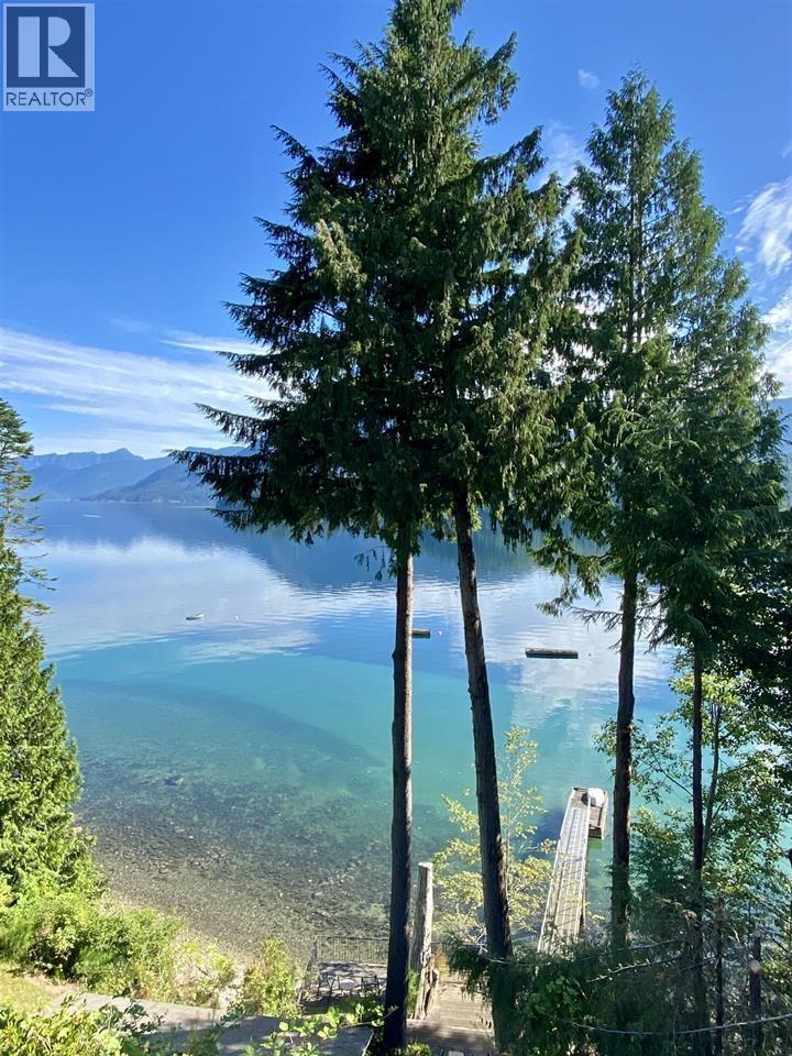 6448 N GALE AVENUE, Sechelt