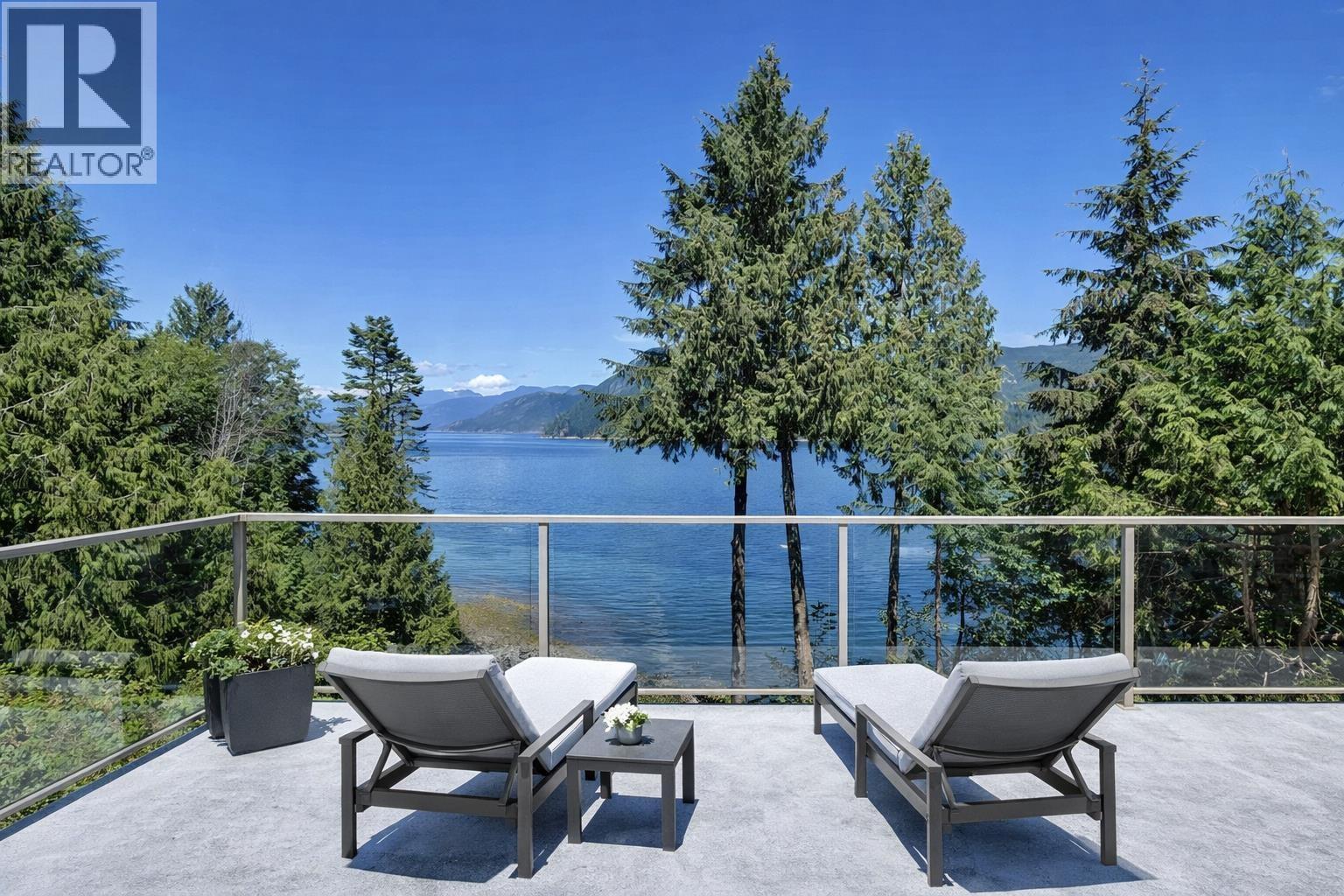 6448 N GALE AVENUE, Sechelt