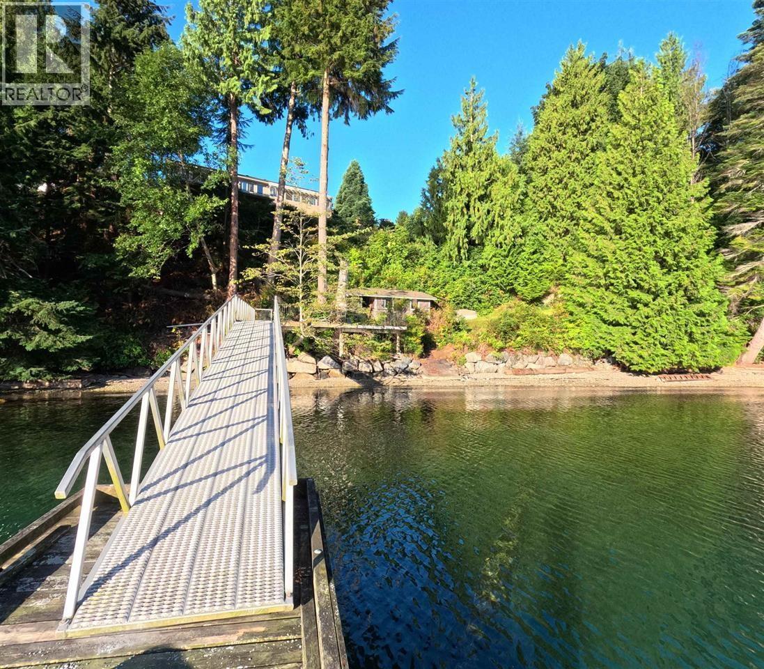 6448 N GALE AVENUE, Sechelt