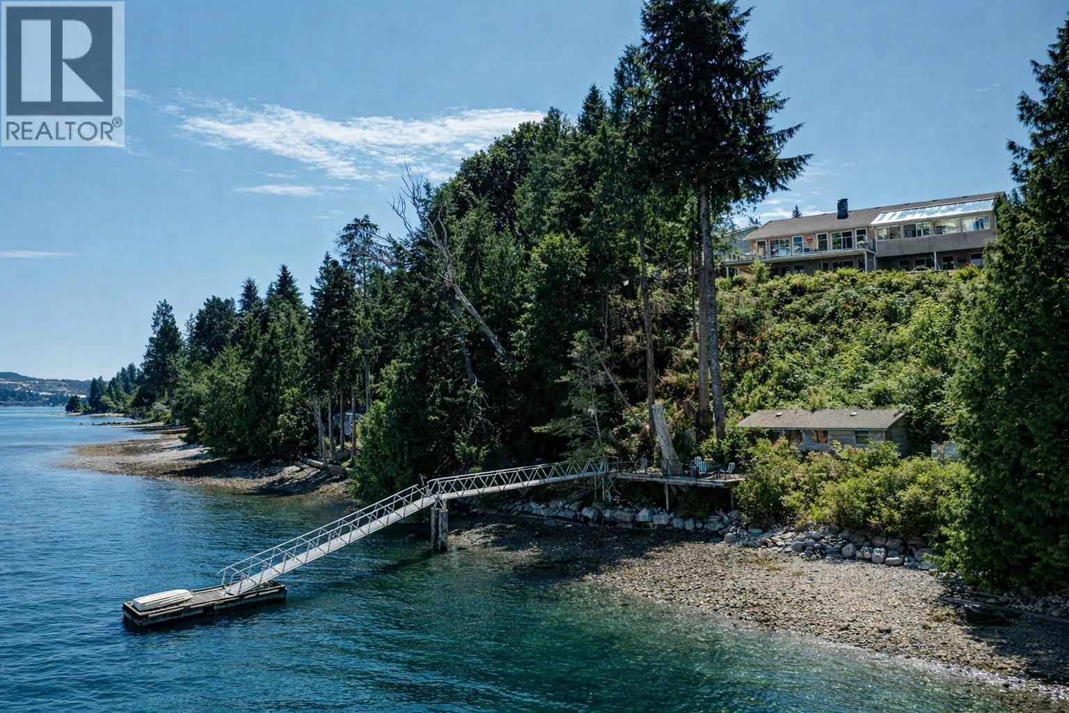 6448 N GALE AVENUE, Sechelt