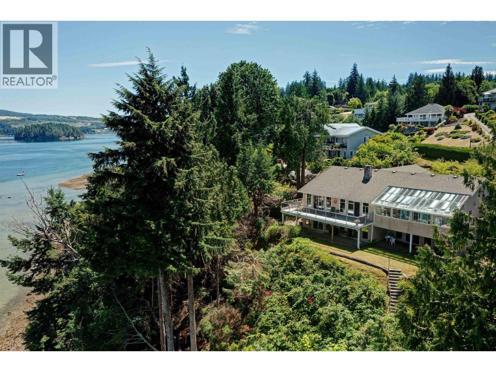 6448 N GALE AVENUE, Sechelt