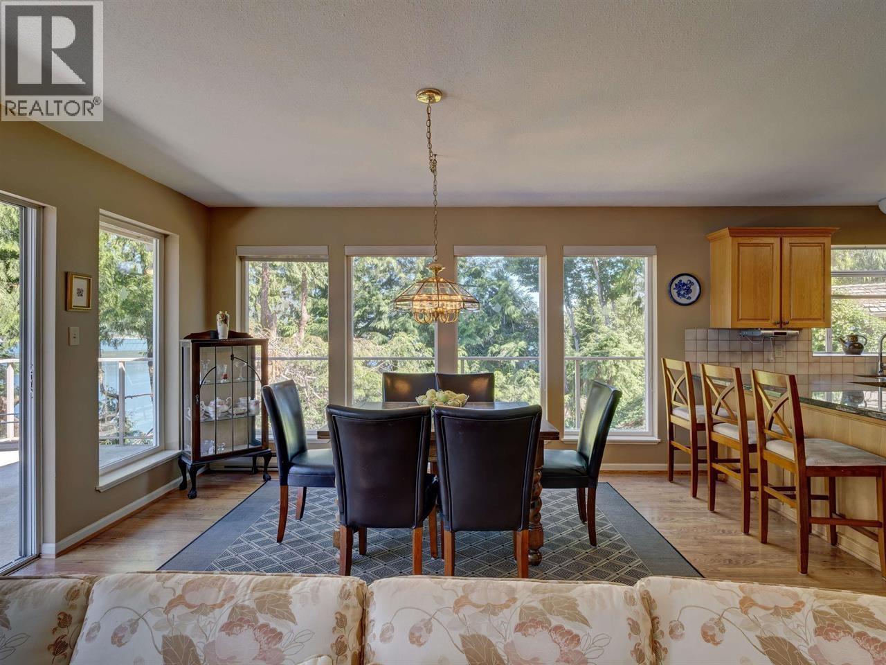 6448 N GALE AVENUE, Sechelt